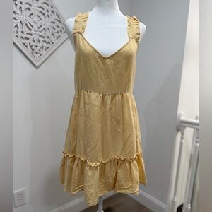 Blu Pepper Soft Yellow Apparel